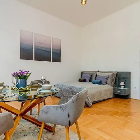 Bluebellhome-castle District * Budapesta