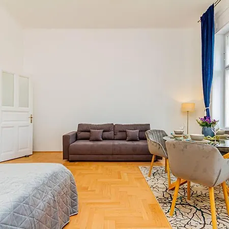 Bluebellhome-castle District * Budapesta