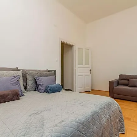 Bluebellhome-castle District Budapest